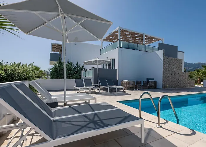 Asteria Pearl Villa 2 With Rooftop Jacuzzi
