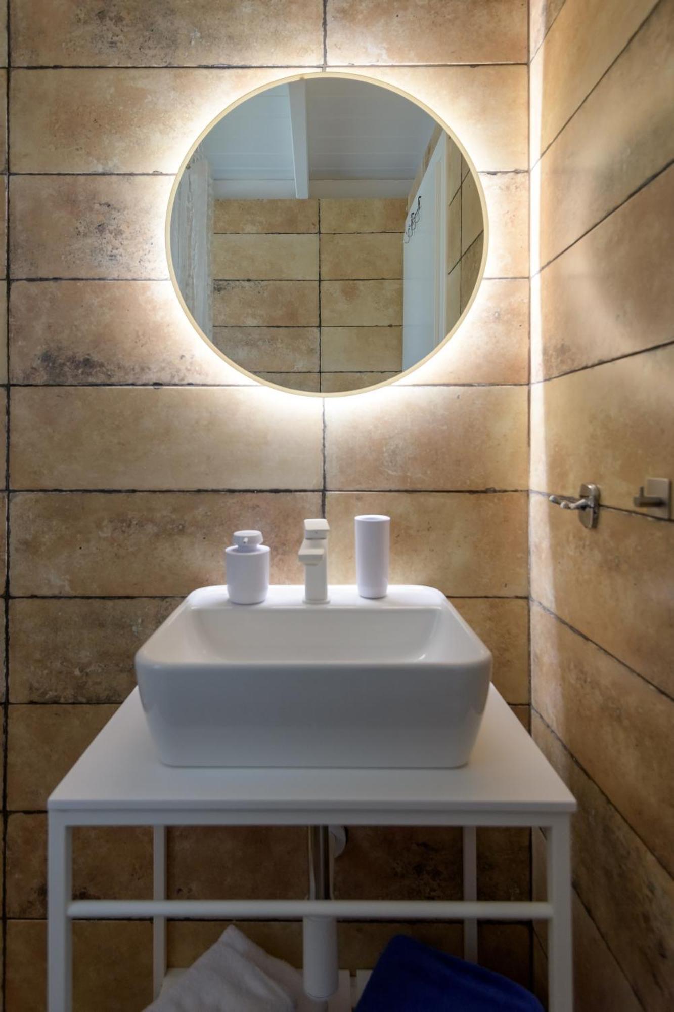 Villa Asteria Pearl 2 With Rooftop Jacuzzi