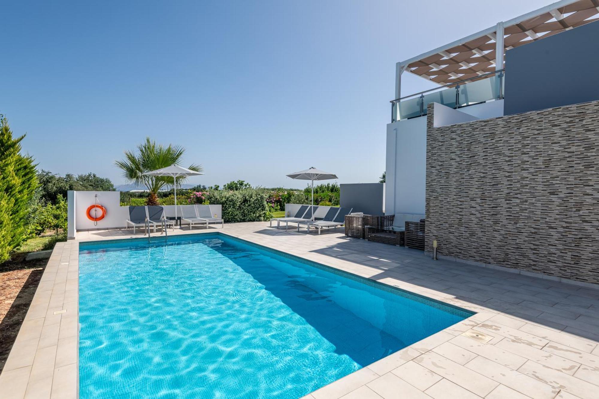 Asteria Pearl 2 With Rooftop Jacuzzi Villa