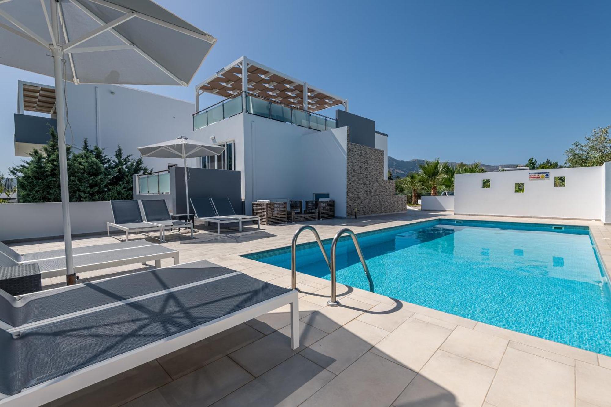 Asteria Pearl 2 With Rooftop Jacuzzi Vila *