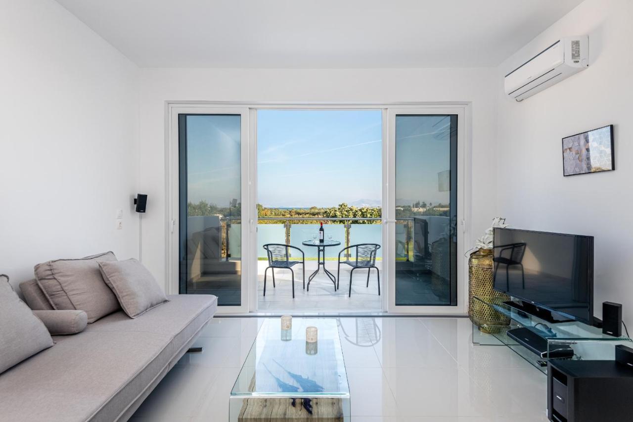 Villa Asteria Pearl 2 With Rooftop Jacuzzi